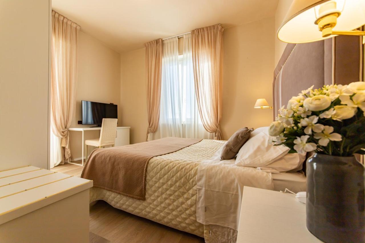 Hotel Rosa Dei Venti Леричі Екстер'єр фото